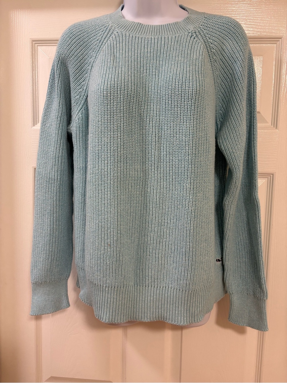 Vineyard Vines light blue crew neck , raglan sleeves knit sweater